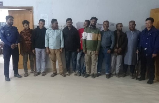 কুমিল্লা বুড়িচং নিমসার কাঁচাবাজারে সড়ক উপর ওপেন চাঁদাবাজি অভিযোগ ১১ জনকে গ্রেফতার করেছে কুমিল্লা ডিবি ও থানা পুলিশ